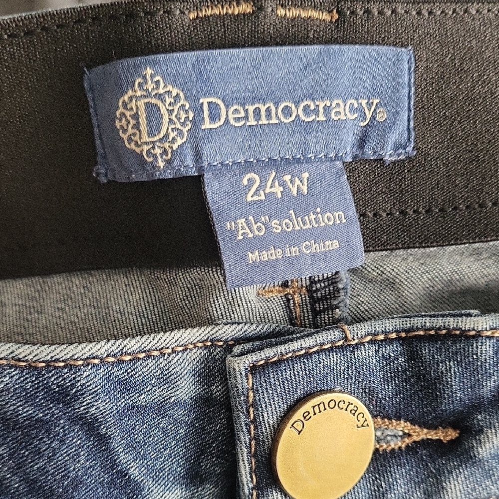 Democracy Blue Distressed Relaxed Jeans with Classic Indigo Finish - 24 W - Picture 7 of 7